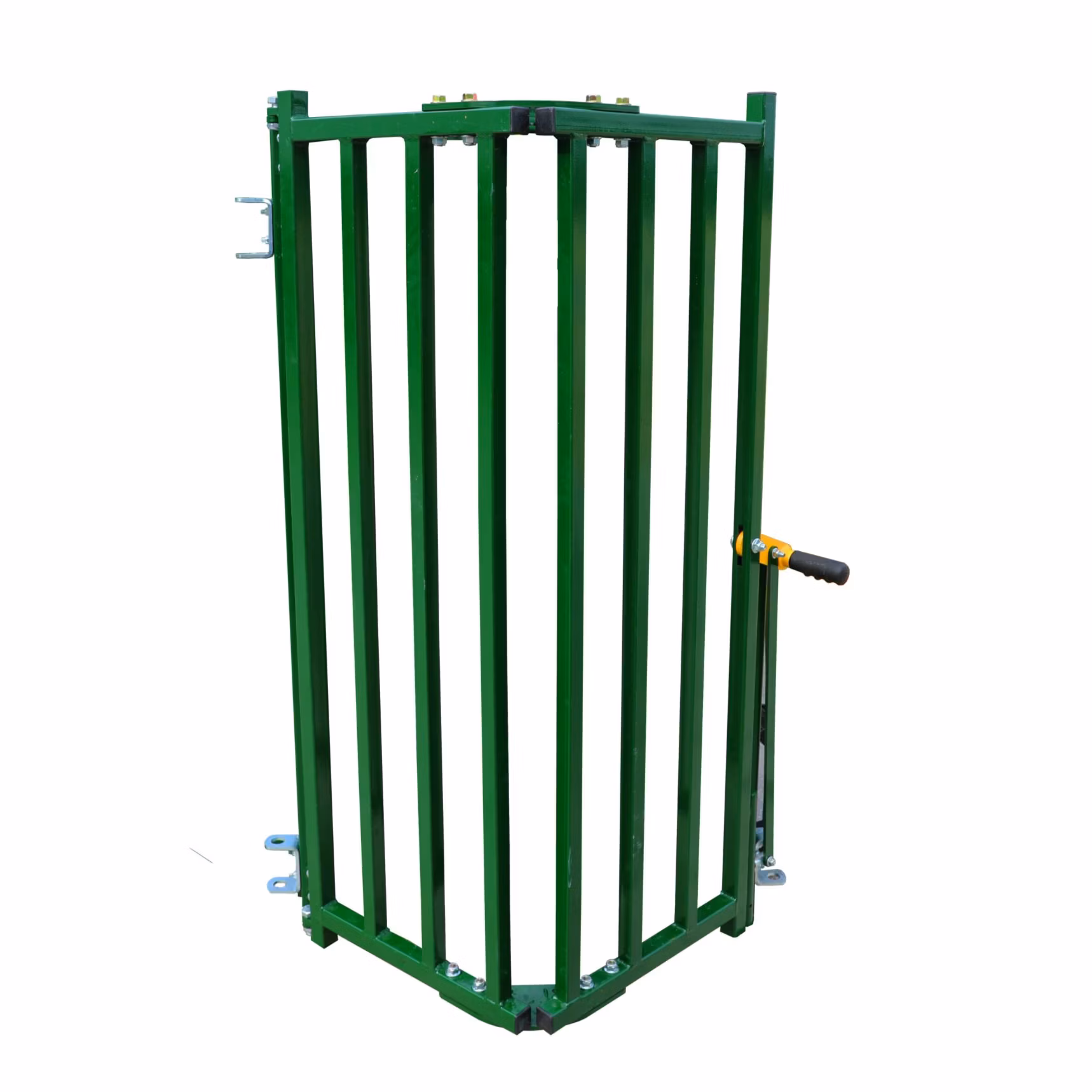 Cattle balk gate stops cattle from slipping past head gate without being fully caught