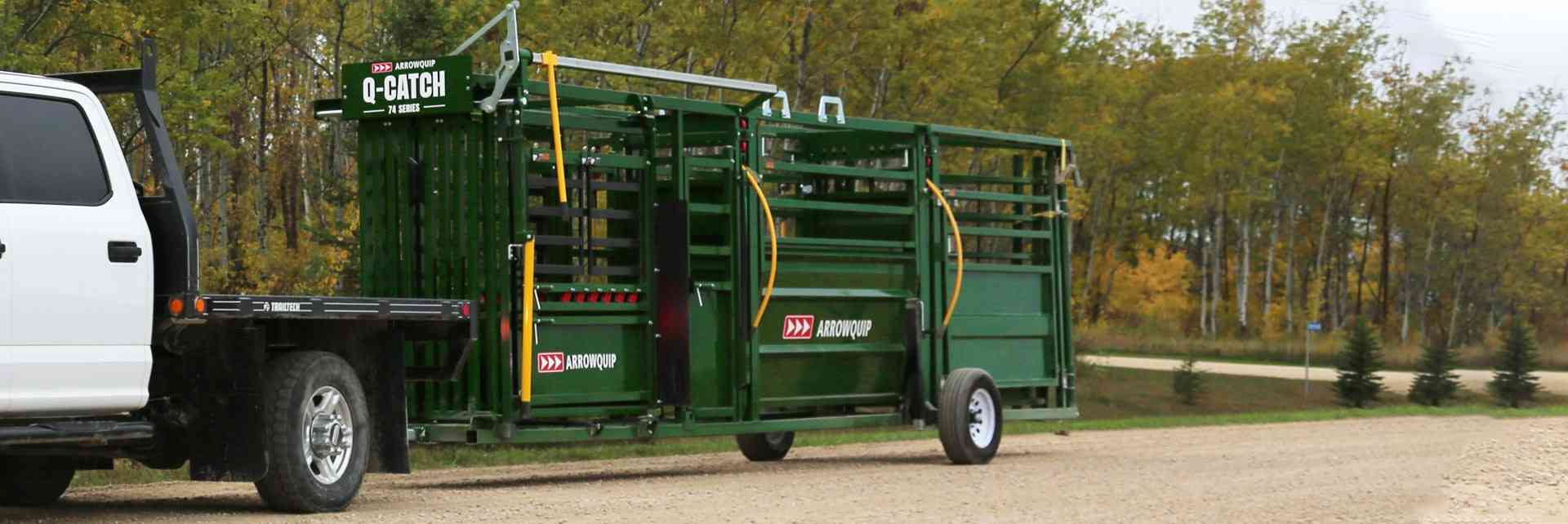 Q-Catch 74 Series mobile squeeze crush, race and forcing pen in a field
