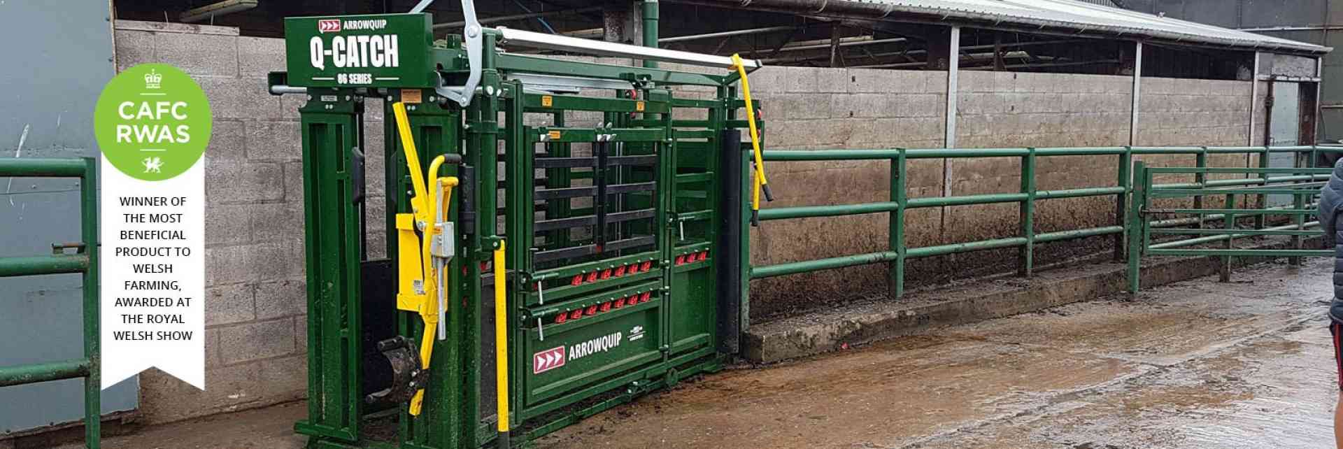Q-Catch 86 Series Squeeze Cattle Crush by Arrowquip