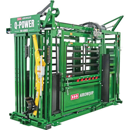 Full profile of the Arrowquip Q-Power 104 Series hydraulic squeeze chute deluxe edition with palpation cage