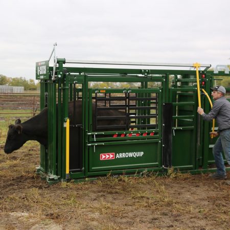 Q-Catch 74 Series Cattle Squeeze Chute | Arrowquip