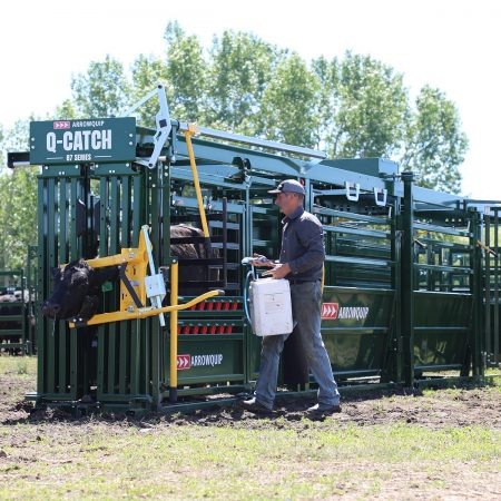 Q-Catch Portable Cattle Chute, Alley & Tub | Arrowquip