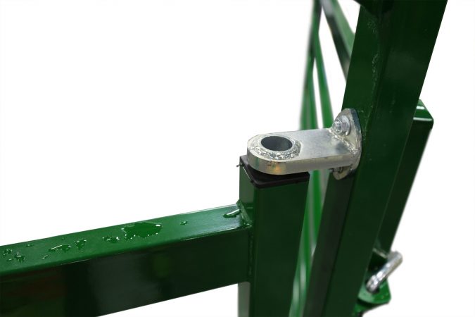 Custom hinge detail on bow gate
