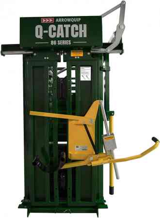 Q Catch 86 Series cattle crush by Arrowquip closed yoke gate