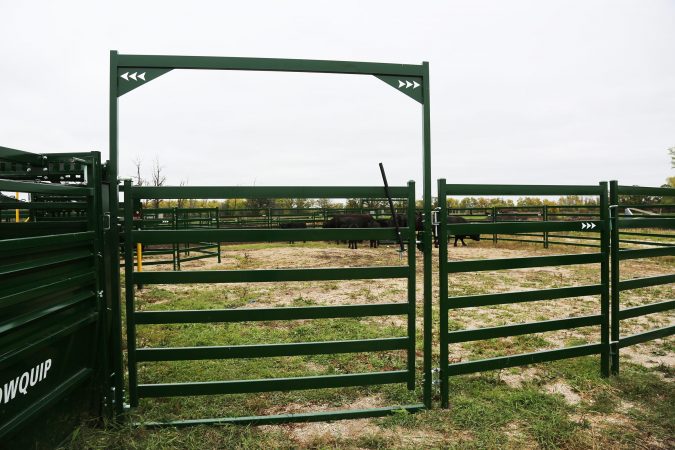 Arrow Bow Gates for Cattle Yards | Arrowquip