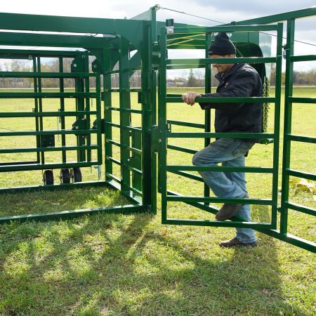 The Heeler Portable Corral System | Arrowquip